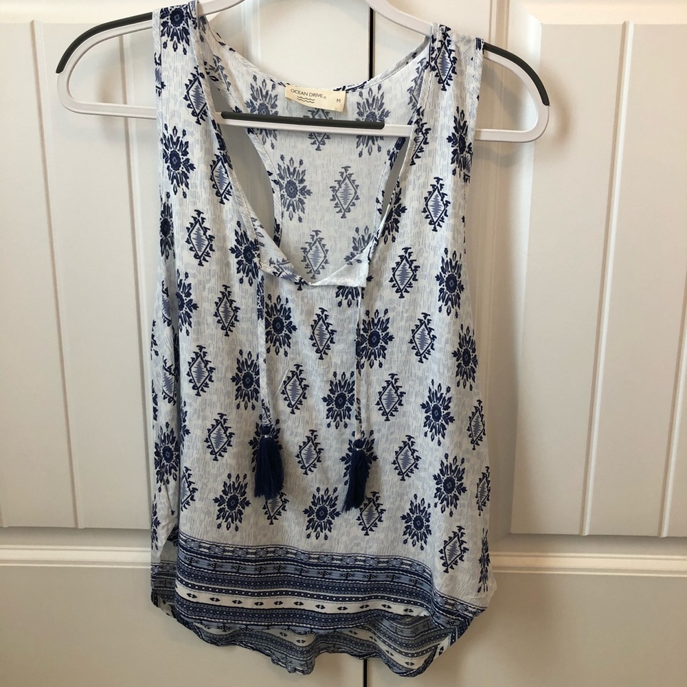 Flowy tank